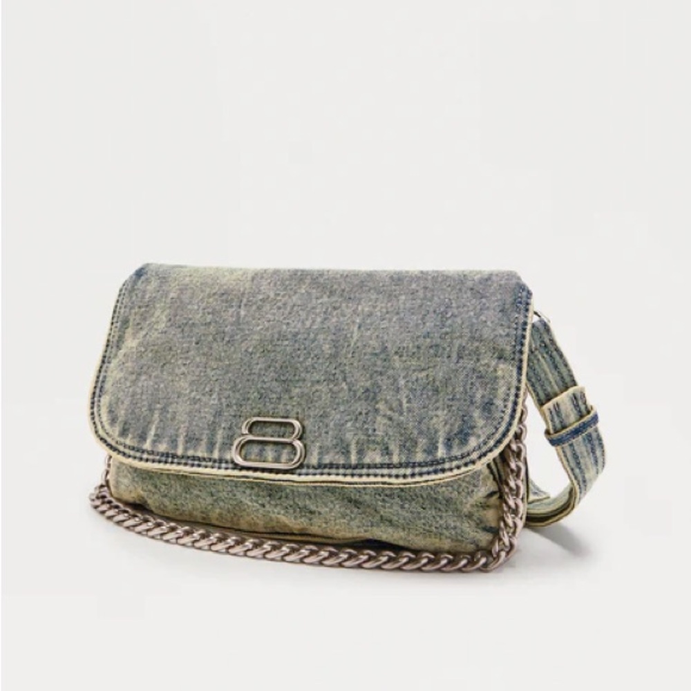 NWT Fashion Nova Denim Blue Chain Shoulder Bag